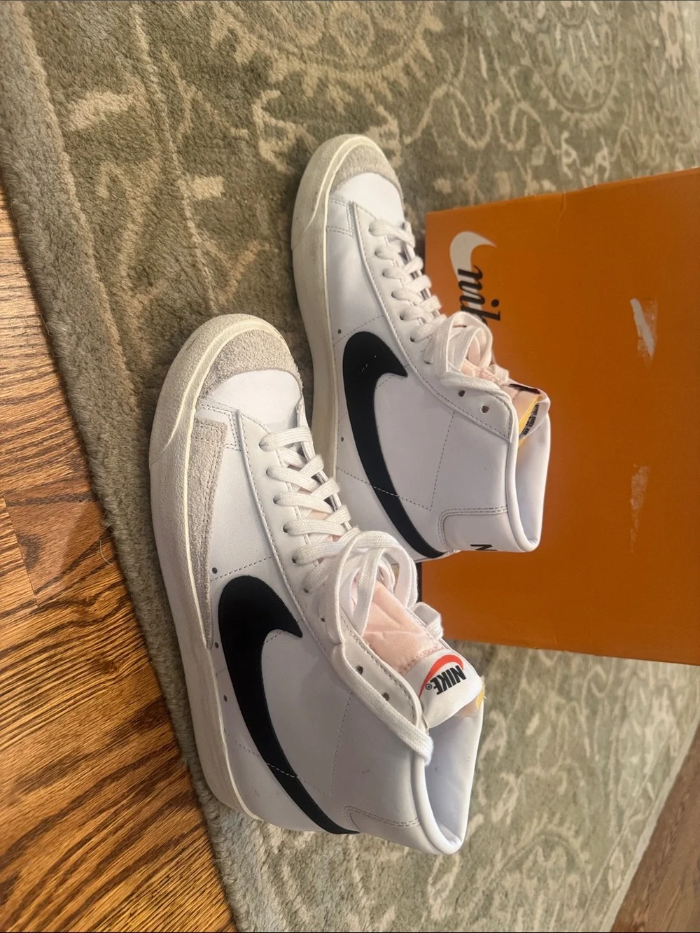 Nike White Blazer MIS ‘77 VNTG w/ Black Swoosh- (women’s sz. 11 / men’s sz. 9.5)